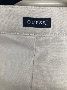 MAKE AN OFFER

GUESS CLASSIC
Capri Style Smooth Jeans
Beige with Black Label